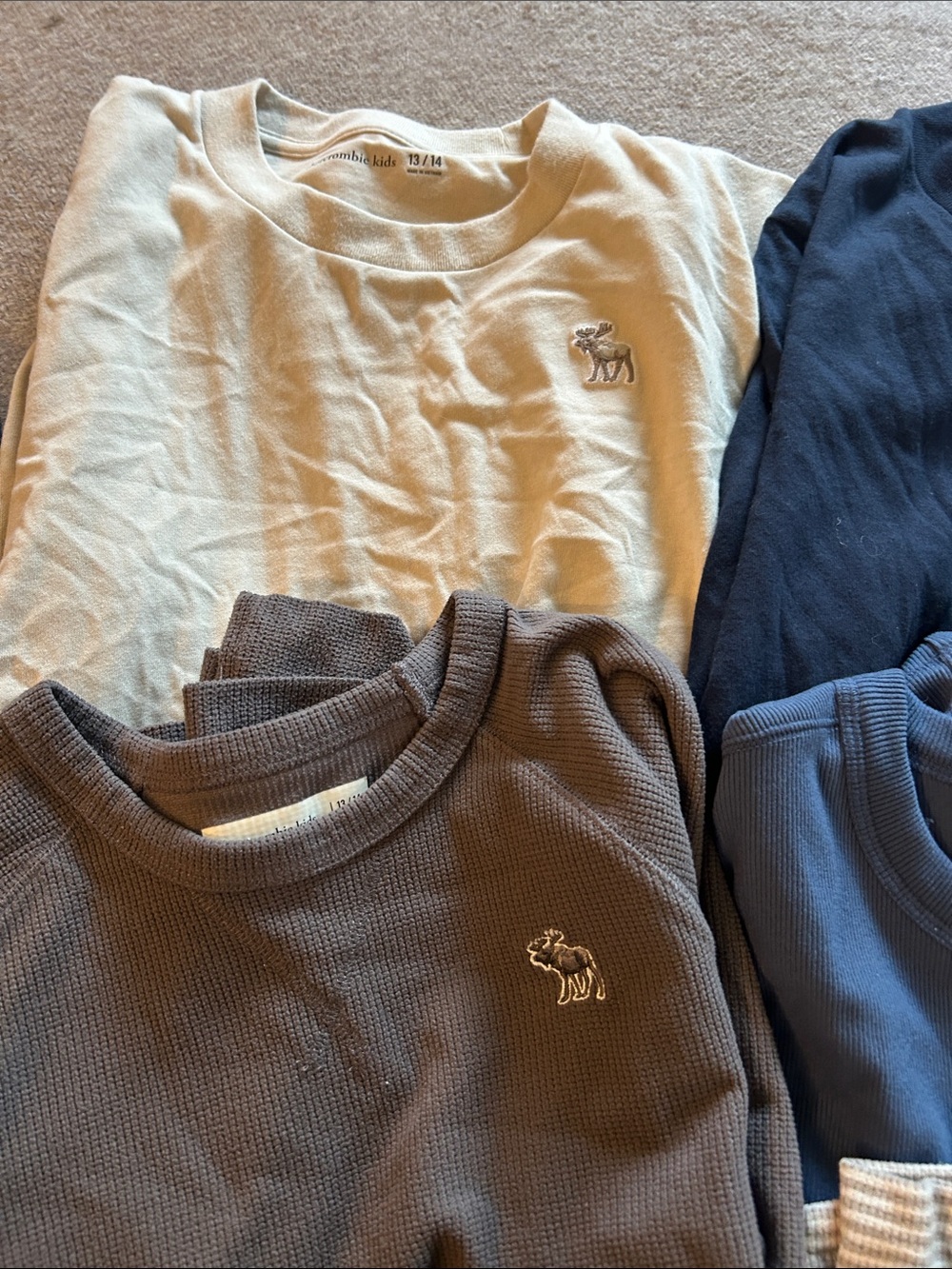 Bundle of 8 long sleeve boys Abercrombie shirts. - Picture 3 of 7
